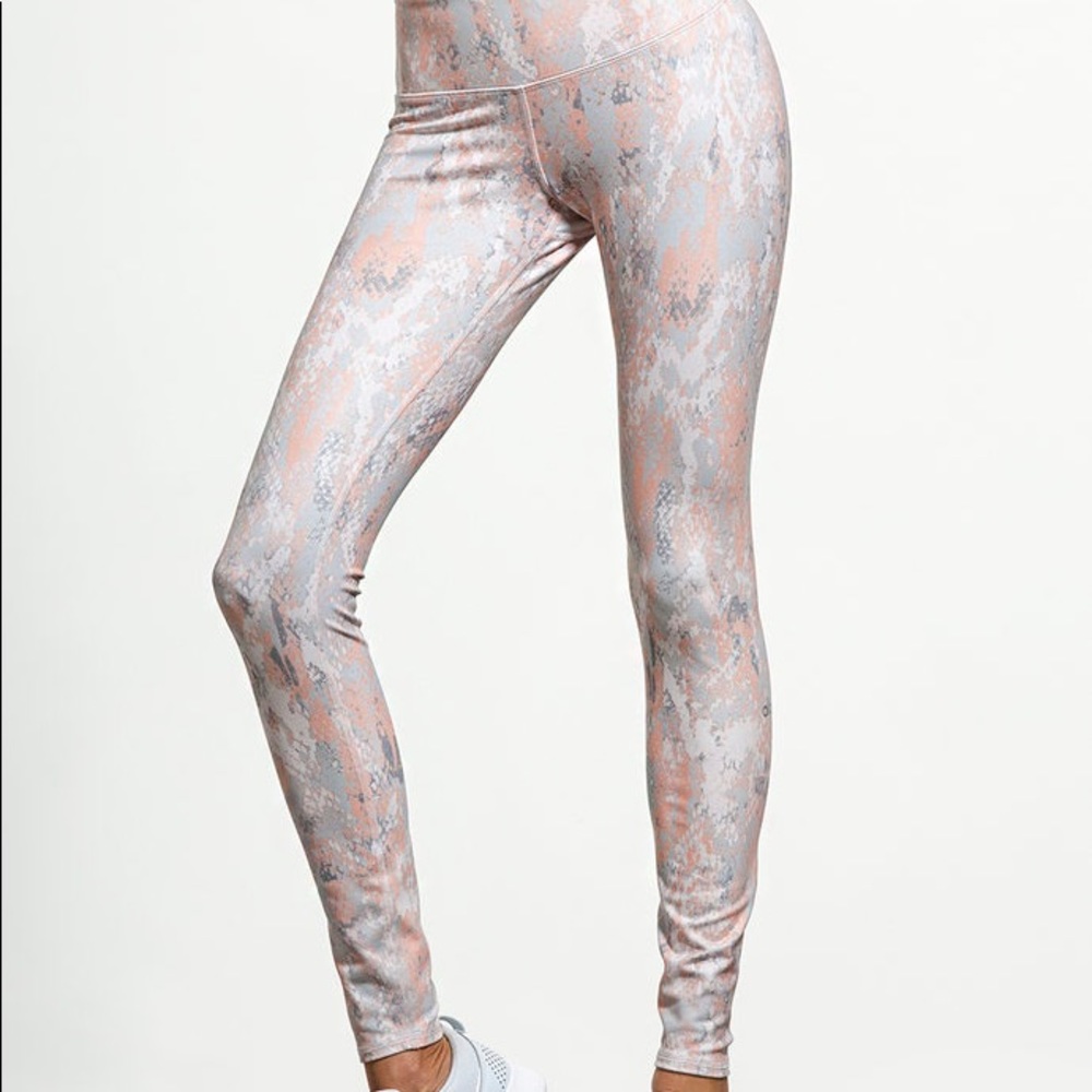 Airbrush Legging in Tropical Peach Python